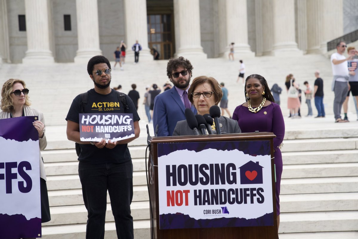 No one should be punished for being unable to afford rent or a home. My colleagues, advocates & I called on SCOTUS to choose housing NOT handcuffs & reject efforts to criminalize our unhoused communities.