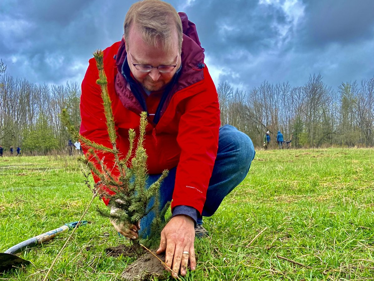 The best time to plant a tree was 20 years ago. The second best time is now. Today is Earth Day! 🌎 A reminder that every little bit helps as we build a brighter, happier and healthier future for our kids.