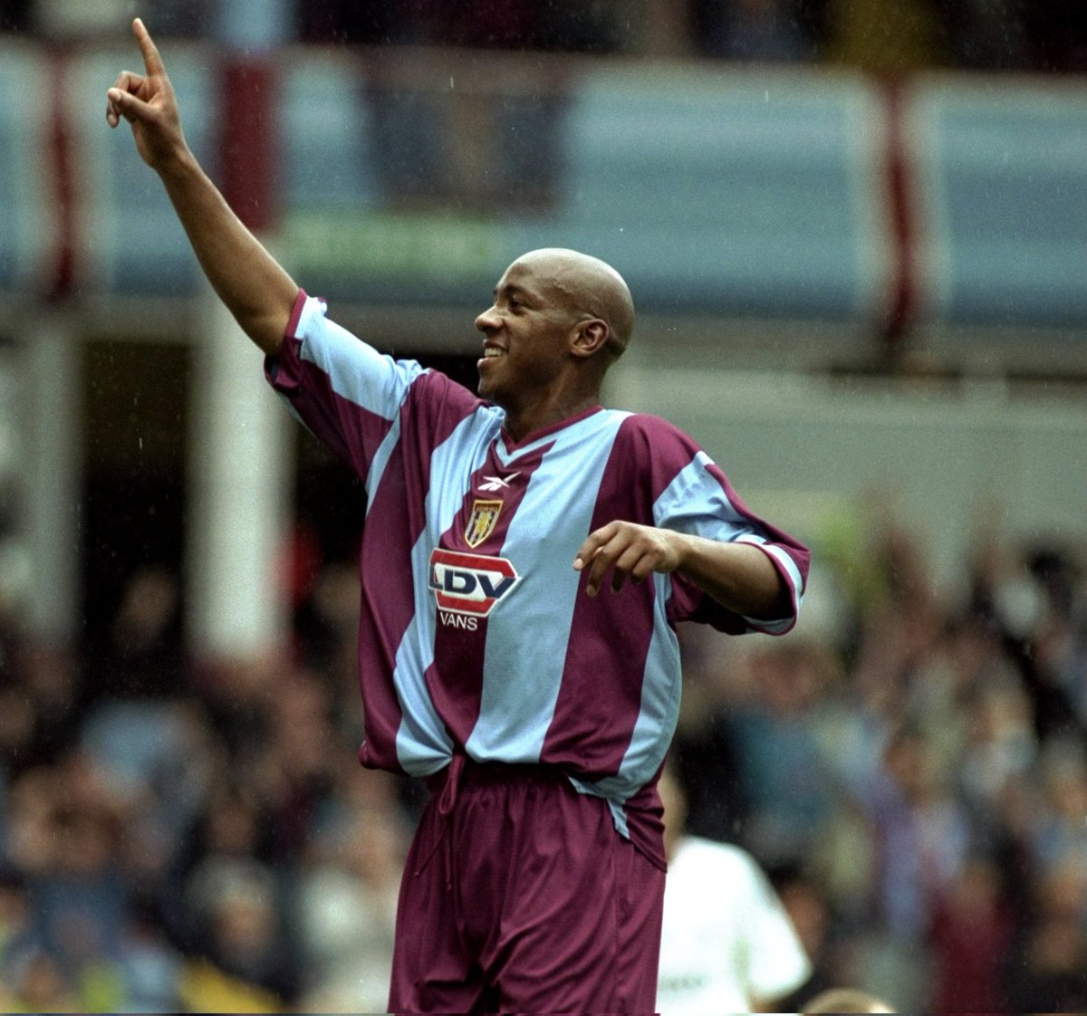 @DionDublinsDube HAPPY BIRTHDAY HAVE A GREAT DAY 🎉🎈🎁🎂 #UTV #PARTOFTHEPRIDE #AVFC 🟣🔵