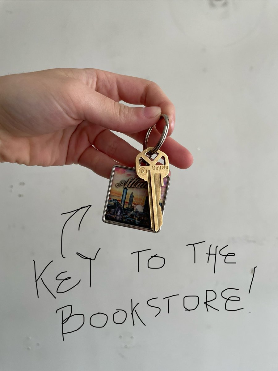 MaveyBooks's tweet photo. Got the 🔑 to the space today! IGNORE the Atlanta keychain, I promise you we would use a Philly one if we had it 🚚🪜📕 https://t.co/stvQLqwjWa