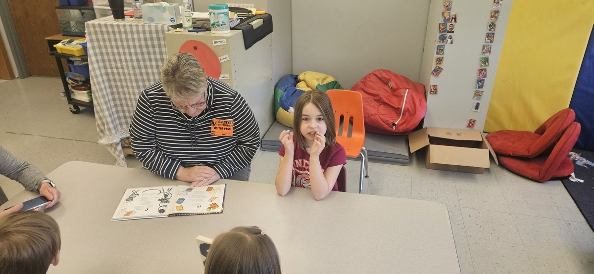 MonninBrent's tweet photo. Our friends from Vitalia came this morning to read with Chestnut students in our ELC https://t.co/2oBUOkeuu9