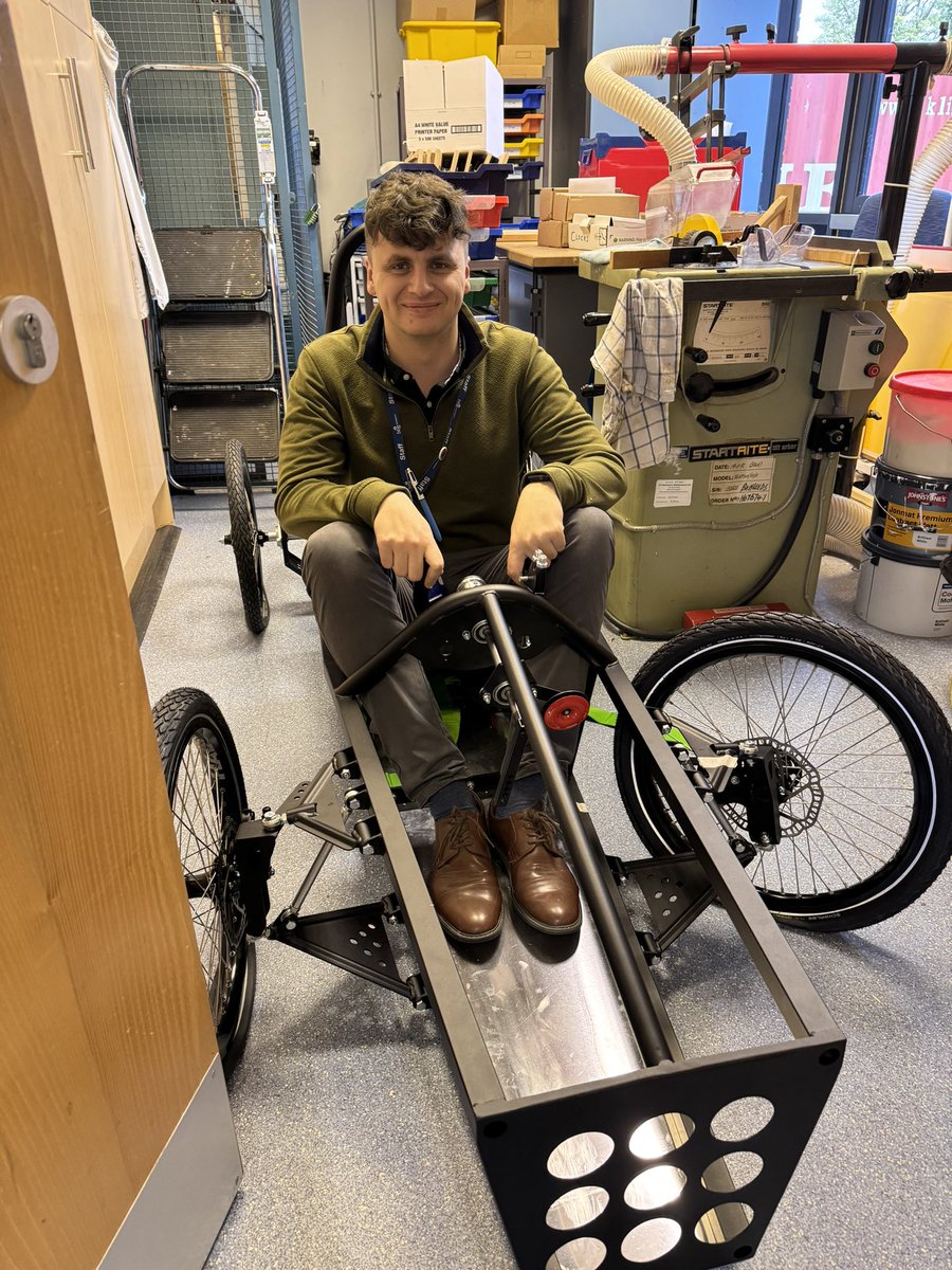 @LaycockArt @BBGAcademy Mr Laycock testing out the go kart for Applied resilience. 🥇🏆🏎️