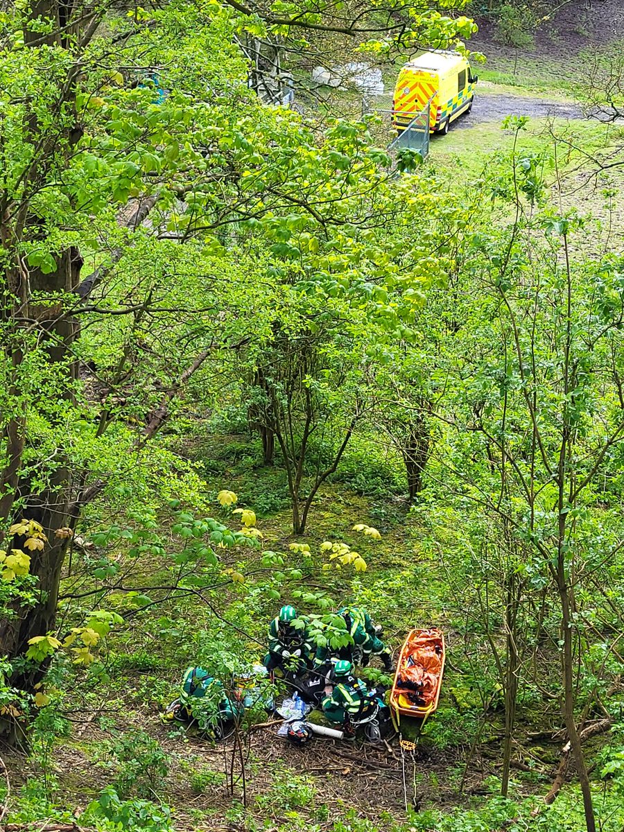 The team have been working hard training and exercising in safe working at height (SWAH), delivering clinical care to patients that are difficult to access. #NARU #NHS #Paramedics #TeamLAS #UKHART #Prepared #Resillience #SWAH #USAR