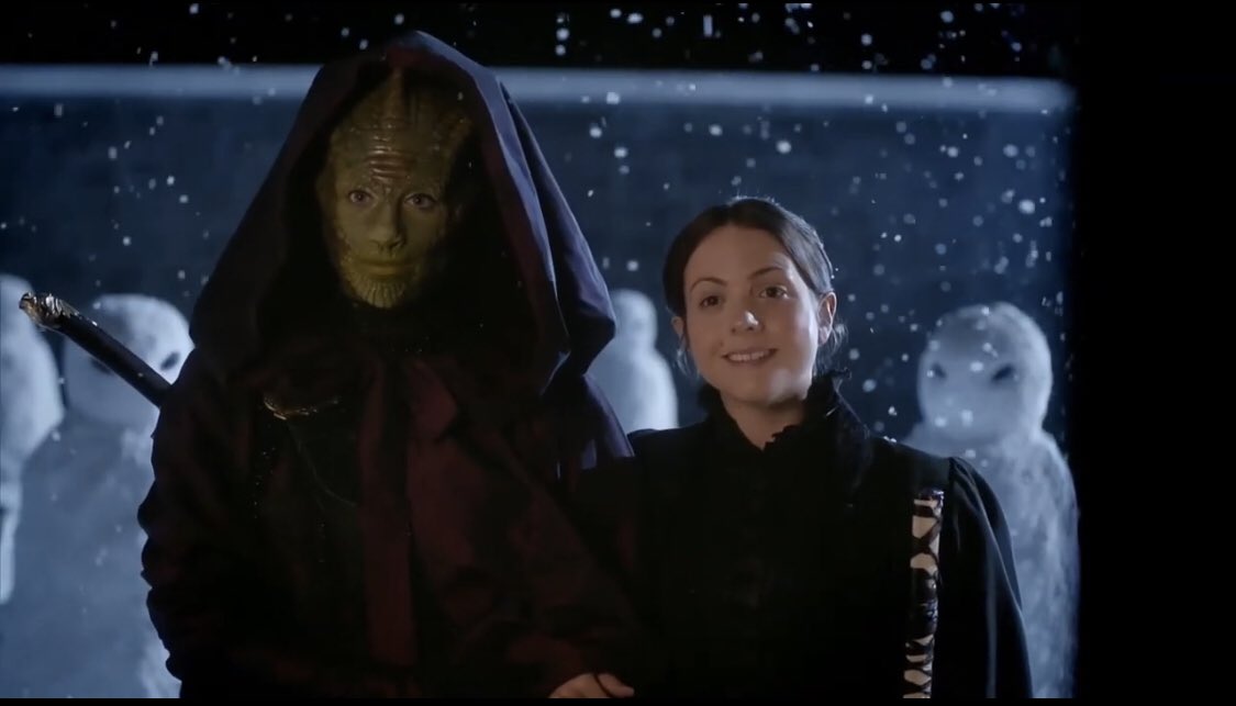 @minoroblivions vastra and jenny from doctor who 🙏 my fav tv lesbians  :)