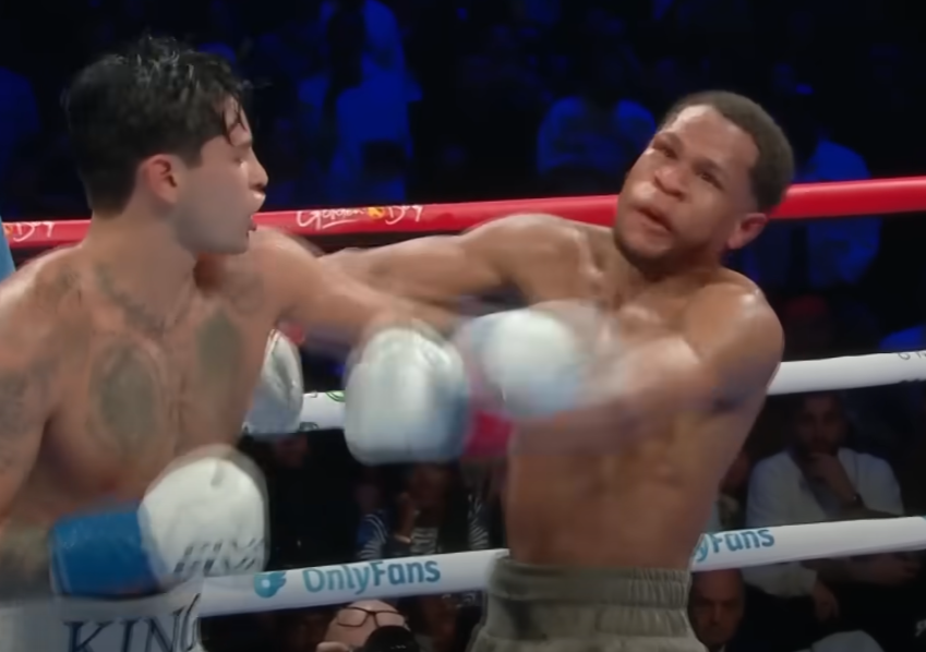 First Haney fight I watch and this happens 😂😂😂😂😅