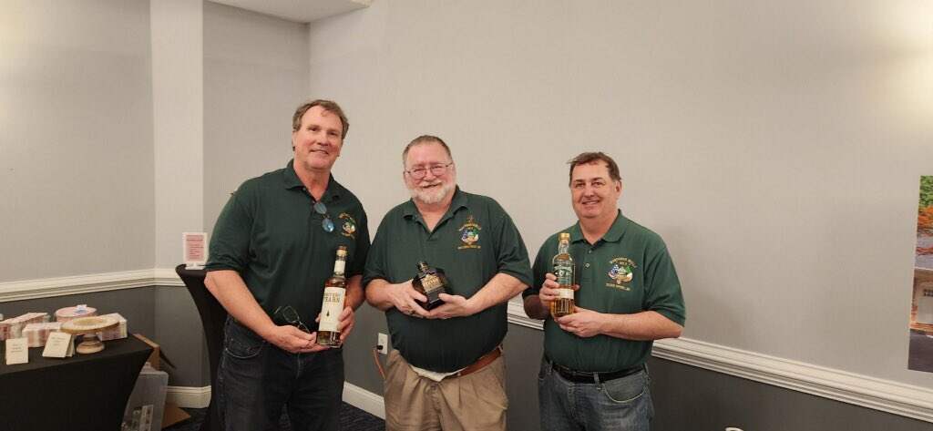 aohdcdiv3's tweet image. Brothers working whisky tasting to raise money for Rosario Communities, a Catholic charity for adults with special needs.
