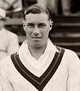 While we're waiting at Wantage Road...a chat with the estimable Andrew Hignell re the career of Cyril Perkins, born in Wollaston and died in 2013 aged 102. He played 56 first-class matches for @NorthantsCCC in the 1930s and was never on the winning side. Any comparable examples?