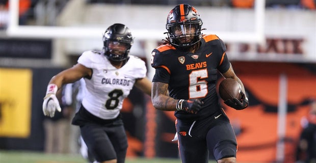 VIP Scoop: Miami set to go in-home with prized Oregon State transfer RB Damien Martinez for a second time here on Monday. The Hurricanes will host for an official visit this weekend. 247sports.com/college/miami/…