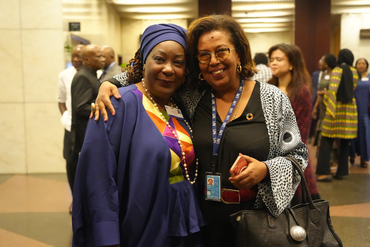 OnuSenegal's tweet photo. @AminataMaiga20, les Coordonnateurs Résidents🇺🇳 &amp; décideurs africains mènent des discussions au 10ème #ARFSD2024, sur les #MarchésduCarbone et la manière dont l'#Afrique peut stratégiquement tirer parti de ses ressources naturelles pour stimuler sa croissance économique.
#SDGs https://t.co/H7ikkmdpP1