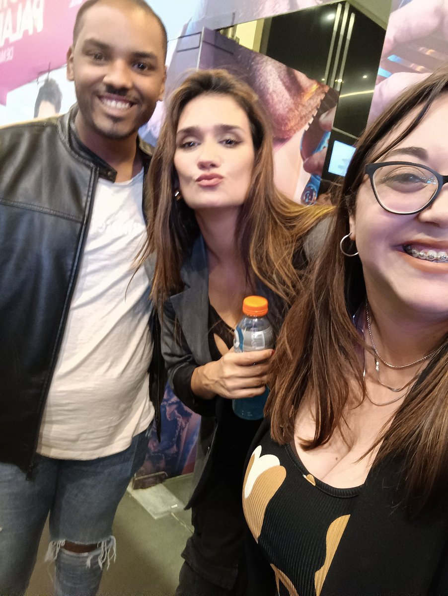 NellTeixeiraa's tweet photo. Gracias momita por hacernos terminar el viernes a las risas❣️ Te esperamos en Uruguay 🇺🇾💕 #NadieDiceNada https://t.co/r8zbQQPCf1