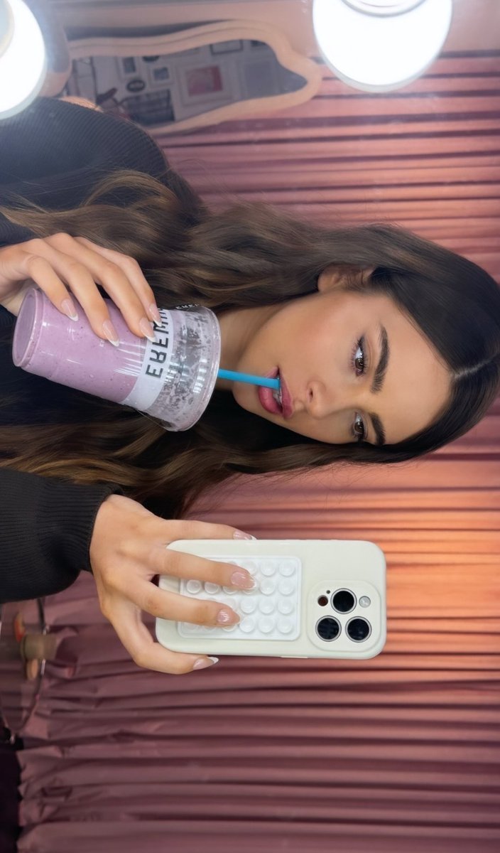 ChxrlxttxB_'s tweet photo. https://t.co/B13p0WiHLo