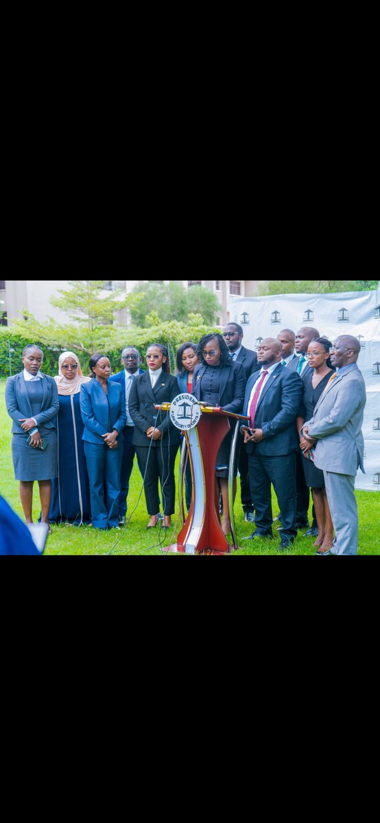 @LawSocietyofKe POLSK @FaithOdhiambo8 and Council issued a press statement relating to the fertilizer scandal. CS agriculture @mithika_Linturi to provide comprehensive report or face removal actions. All farmers affected were called upon to report their concerns with the lsk.