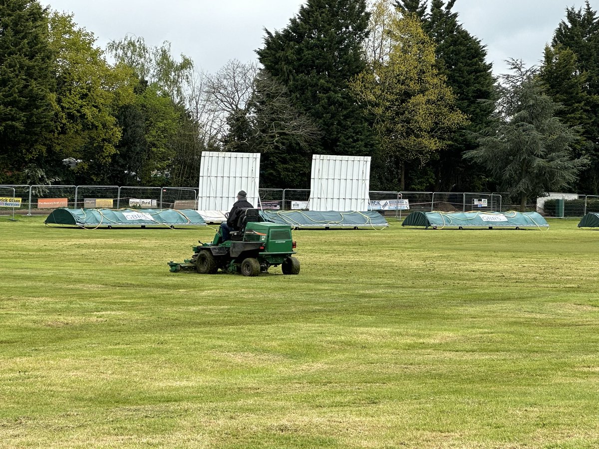 FlitwickCC's tweet photo. Still little sign of summer but Boycie is out on the outfield trying to get THV ready for @BedsLeague on Sunday and Saturday friendly with @reedcricketclub 

Finishing touches ongoing with the new pavilion for the second ground. The outfield however is an issue! 🚣‍♂️🤽🏻‍♂️

#sunplease https://t.co/8J6qldCpOo
