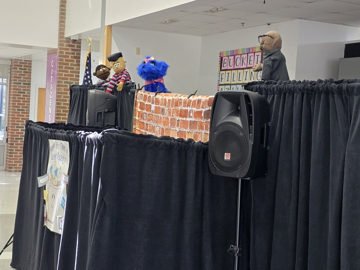 Kim Sanders tweet media