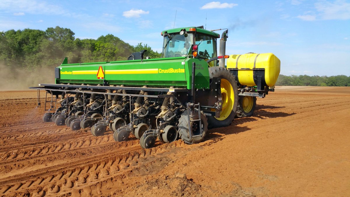 Peanut planters rolling in SW GA