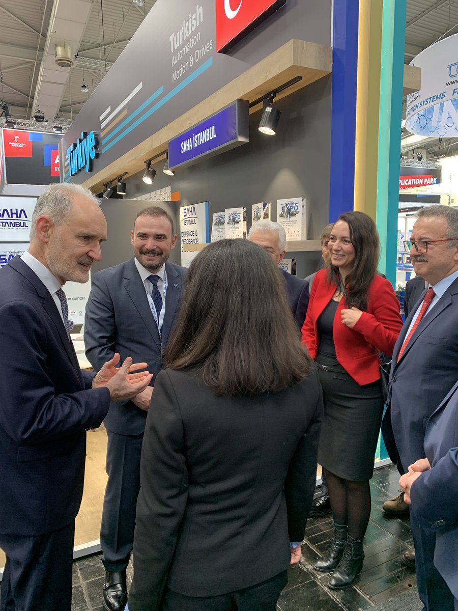 🙌 Hannover Messe başladı! 💢 İTO başkanı Sayın Şekib Avdagiç ve Hannover Başkonsolosu Sayın Gül Özge Kaya standımızı ziyaret ederek Ekim ayında gerçekleşecek SAHA EXPO hakkında bilgi aldı. 📍5. Hall - İTO Pavilyonu