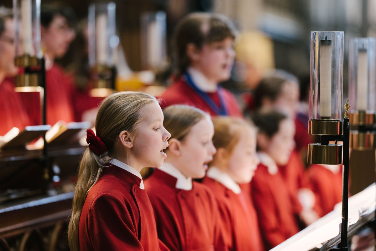 Our world-famous choir is looking for three new girl choristers! Minster Choristers benefit from: 🎶 a world-class musical education 🎶 a subsidised place @StPetersYork 🎶 discovering a joy of music 100% means-tested bursaries available! stpetersyork.org.uk/-st-peter-s-8-…
