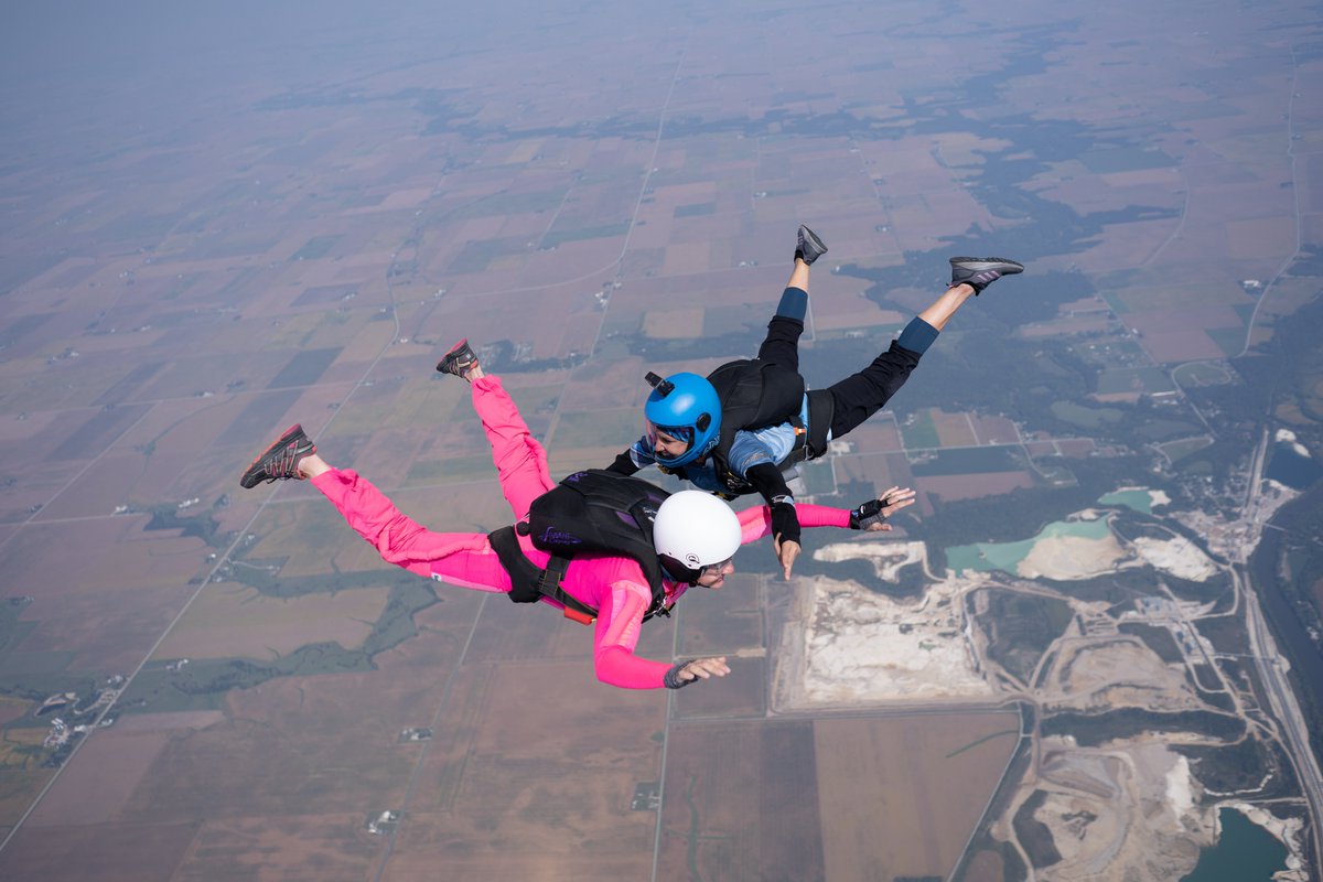 SDCAIRNEWS's tweet photo. Benefits of learning to skydive:
* Discover what you're capable of 
* An exhilarating sense of accomplishment 
* Open doors to an incredible sport 
* Be welcomed into an great community worldwide
Ready for the journey where dreams take flight and adventures begin? DM us for more! https://t.co/mmeRrDXLHg