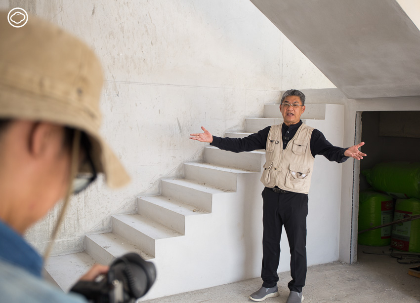 readthecloud's tweet image. คอลัมน์ #PageMaker พาไปรู้จัก เอ๋-เกรียงไกร ช่วยดำรงสกุล หรือ ลุงช่าง เจ้าของเพจ #คุยกับลุงช่าง กูรูผู้เชี่ยวชาญที่ช่วยให้คนที่ไม่มีความรู้เรื่องงานช่าง เข้าใจเรื่องนี้แบบเข้าใจง่าย จนกลายเป็นมิตรคู่เรือนกว่า 8 แสนคน readthecloud.co/kuikublungchan…