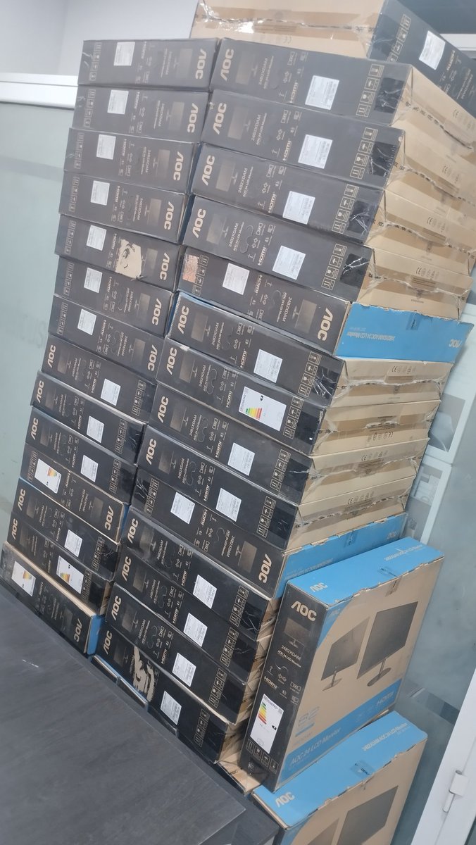 Hoereofe's tweet photo. If u want to/know anyone who wants to buy any gadget (laptop, phones, scanners, printers, servers, airpods, tabs), etc, kindly refer them to me. I have durable products for sale at affordable prices. 
You can walk in the store to pick ur order and it can be delivered nationwide https://t.co/e00Hn6Vhjt