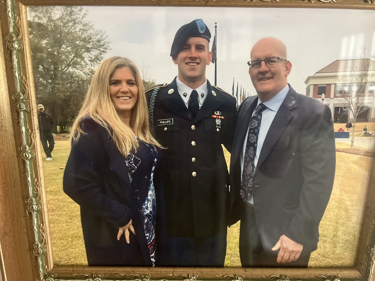 BonniesSoftball's tweet photo. Finishing up some #militaryappreciation with 2B Abby Farber and her cousin Trey Phillips. He graduated from Clemson with a biomedical engineering degree and enlisted in the army. He is a Green Beret SGT and works in the special forces training along with medical training. https://t.co/aGuFyW2ESM