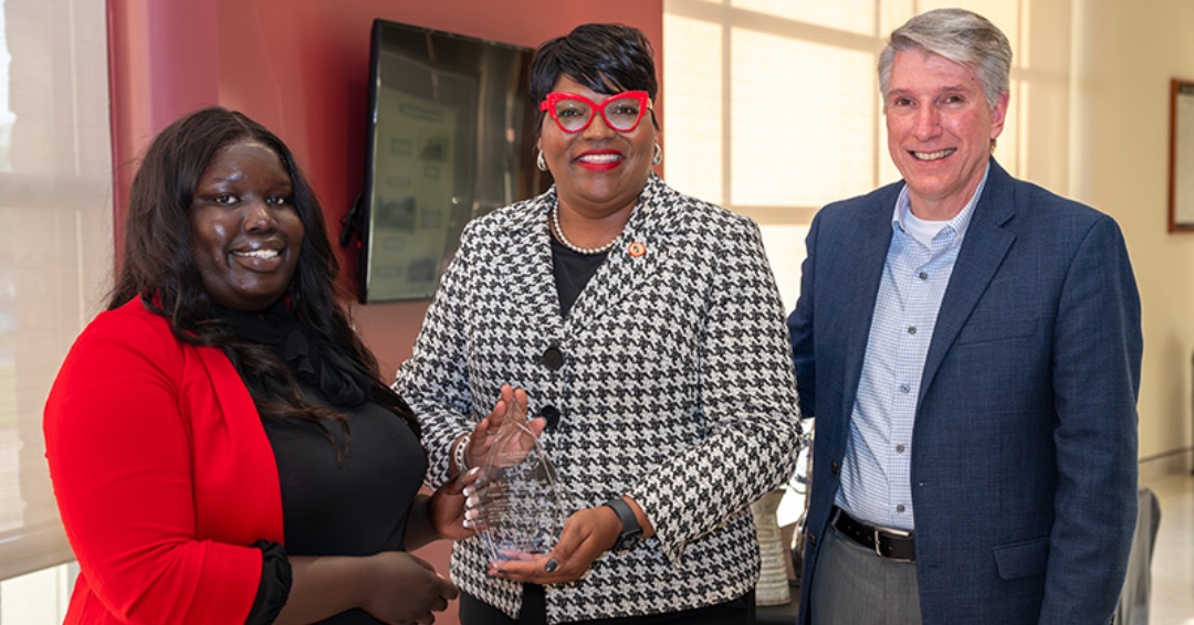 Madam President Dr. LaTonia Collins Smith is presented with the James C. Kirkpatrick Excellence in Governance Award by her Alma Mater, the University of Central Missouri (UCM). Read more here bit.ly/3xN440c.