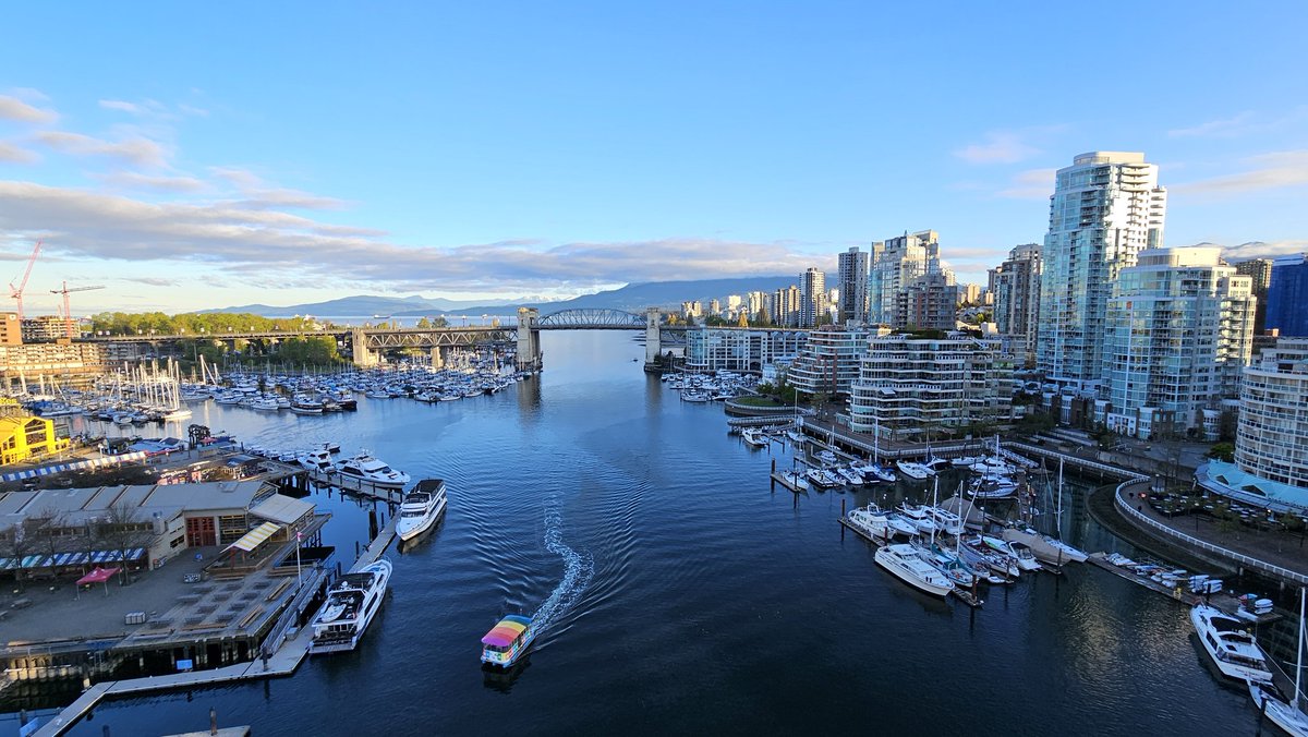 Good morning Vancouver @Aquabus #pickhappy #keepwalking