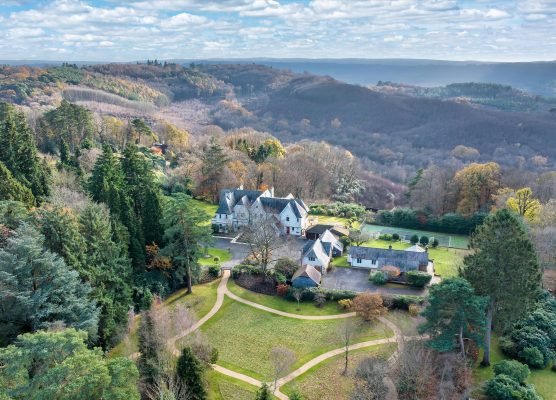 A stunning house on the Surrey/Sussex border 'that's more like being in the Scottish Highlands' than the commuter belt trib.al/PGBsDZl