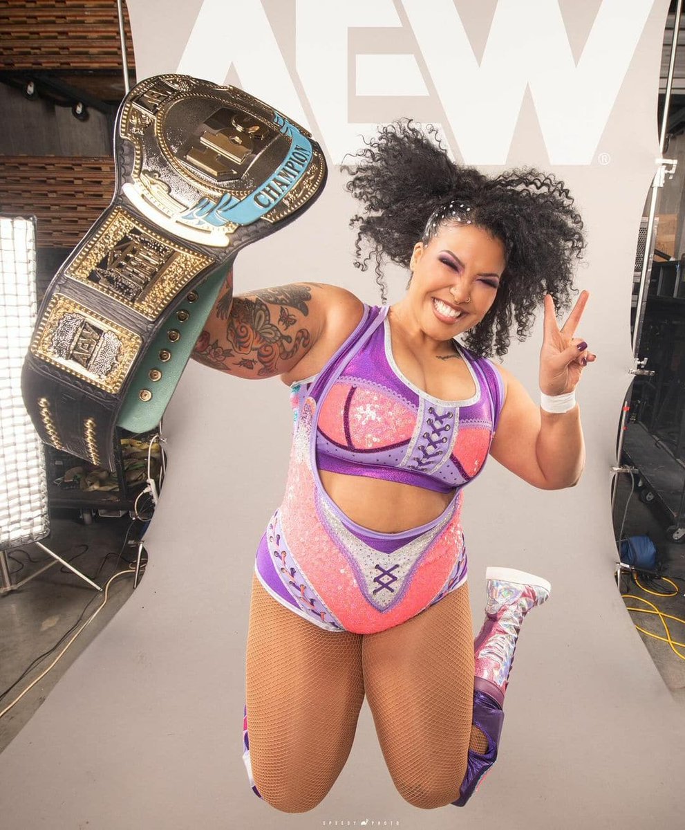 the champ ✌

#allelitewrestling #aewwrestling #aew #aewdynamite #aewrampage #femalewrestler #womenswrestler #aewcollision #tbschampion #willownightingale #njpwstrongwomenschampion #aewdynasty #andnew #photosession #photoshoot #peace