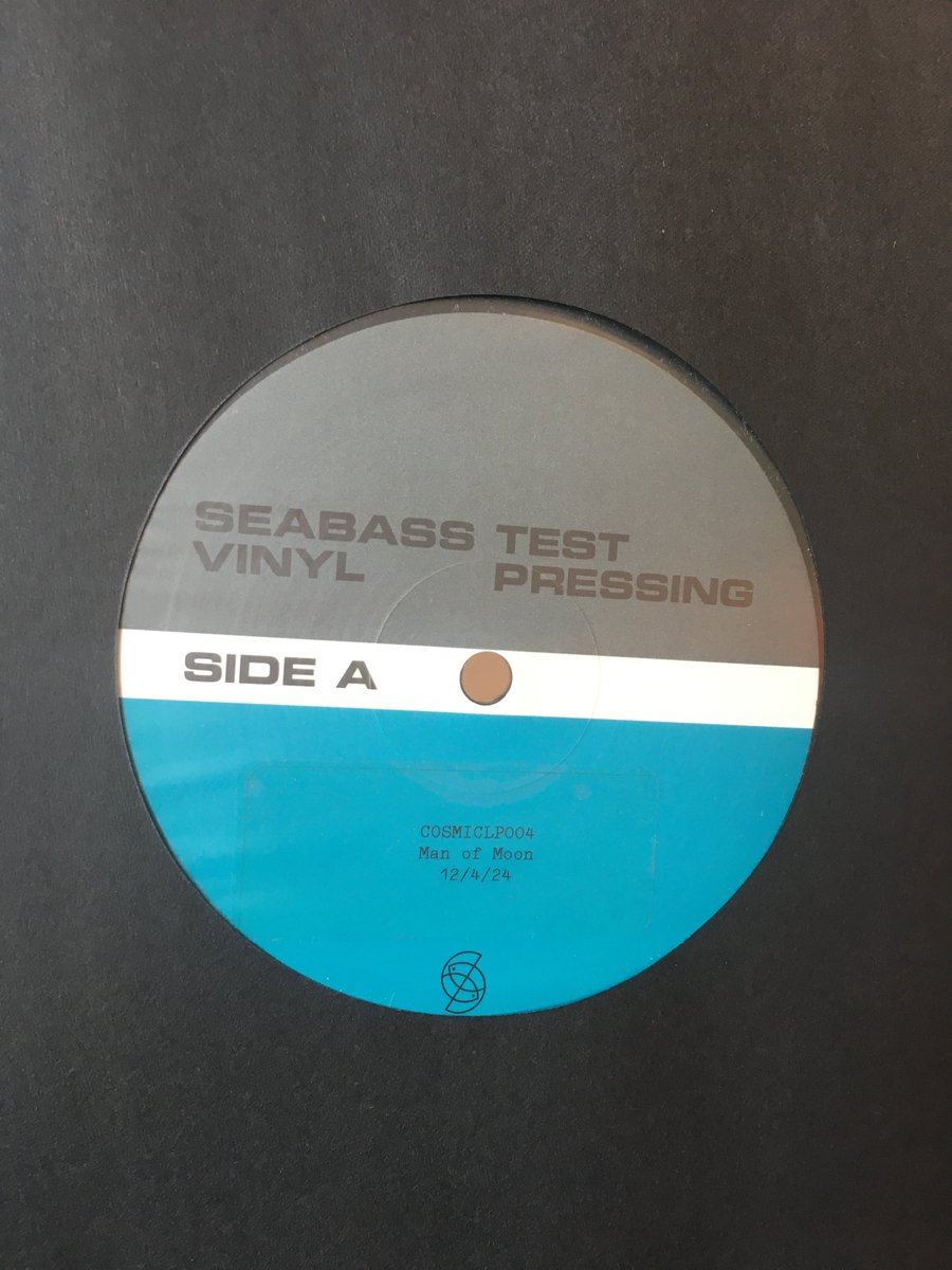 Man__of__Moon's tweet image. Somethin very exciting has arrived in the post...👀

The test press for our new album is here and it sounds massive. We are extremely proud of this record.

'MACHINISM' drops on 24/05/2024
(pre-order - aimplay.club/manofmoon)

MoM x 

#testpress #vinyl #vinylcommunity #NewAlbum