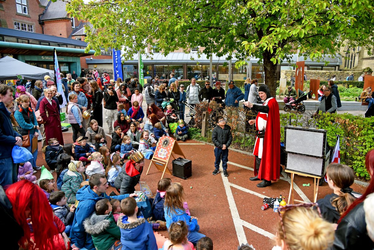 The spring sunshine brought the crowds to #Leicester's Old Town on Saturday for the city's annual #StGeorgesDay festival. Hope you enjoyed it!