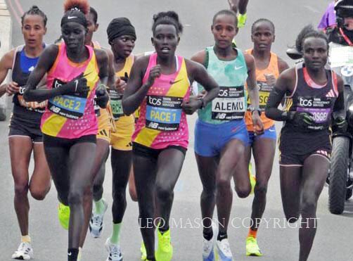 #leomasonsports/ 21.04.2024 #The TCS London Marathon at #Tower Bridge. Plus one #Panoramic image. Everyone seemed to be enjoying themselves, despite the cold and windy conditions.