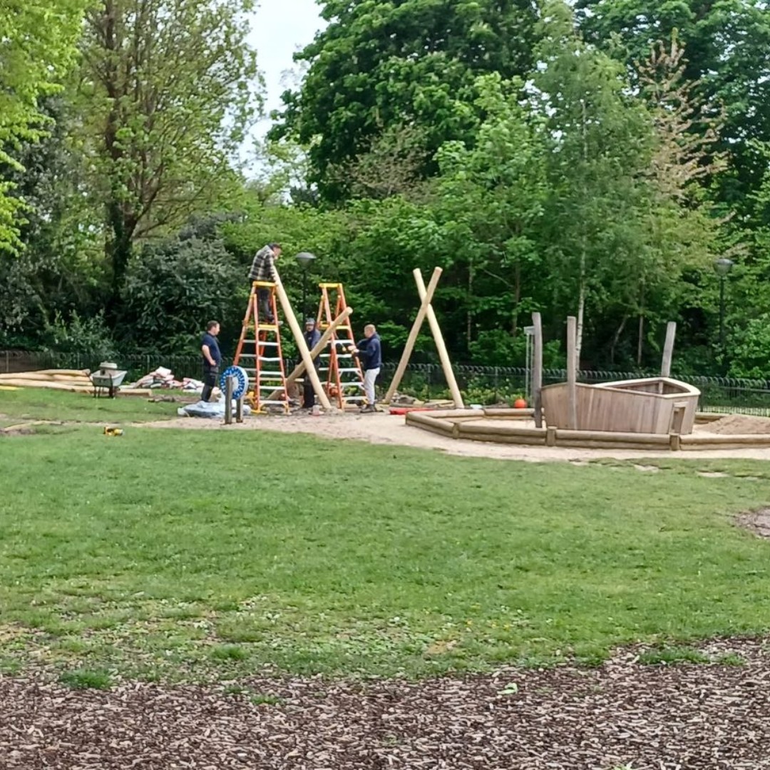 Our Playground will be closed for next few days as we make it a better place to play! 🛝☀️ Want to help us make it happen? Contribute to our playground fund: chiswickhouse.beaconforms.com/form/6cdfbc99?…