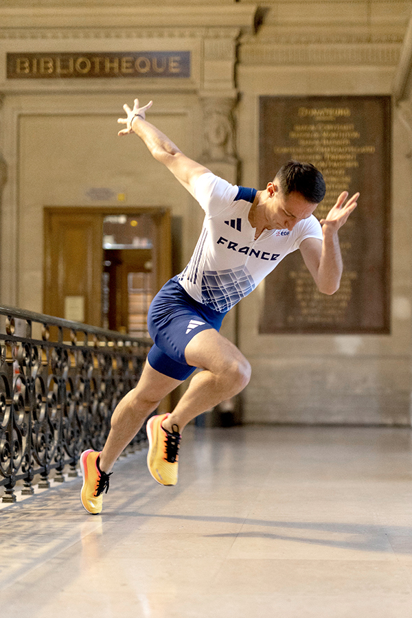 #AthlètesEnJeux | « Le sport, c’est l’école de la rigueur. Ça m’aide à avoir un cadre qui m’accompagne dans mes études. » 🏃‍♂️ Charles Renard, étudiant athlète de haut niveau à @univ_paris_cite. #Paris2024 #IlluminonsLeMondeDeDemain