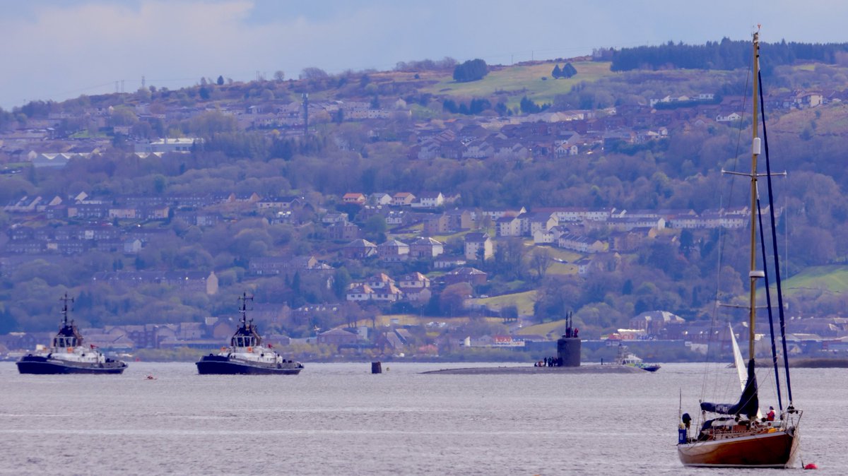 US Navy Los-Angeles Class submarine outbound from Faslane this afternoon @USNavyEurope @NavyLookout @WarshipCam #photography #canon #canonuk #scotland #canonphotography #shipping #usnavy