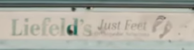 A shoe store called Liefeld's. 

That's bloody funny. 

#DeadpoolAndWolverine #LFG