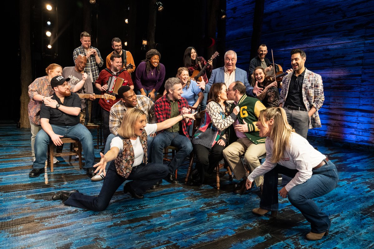 Discover the remarkable true story of the small town that welcomed the world. 💙💛 7,000 stranded passengers. One small town. 🌎 @ComeFromAwayUK heads to Hull in just six weeks. 📸 Craig Sugden 🎭 Come From Away 📆 Tuesday 4 - Saturday 8 June 🎫 bit.ly/CFAHull