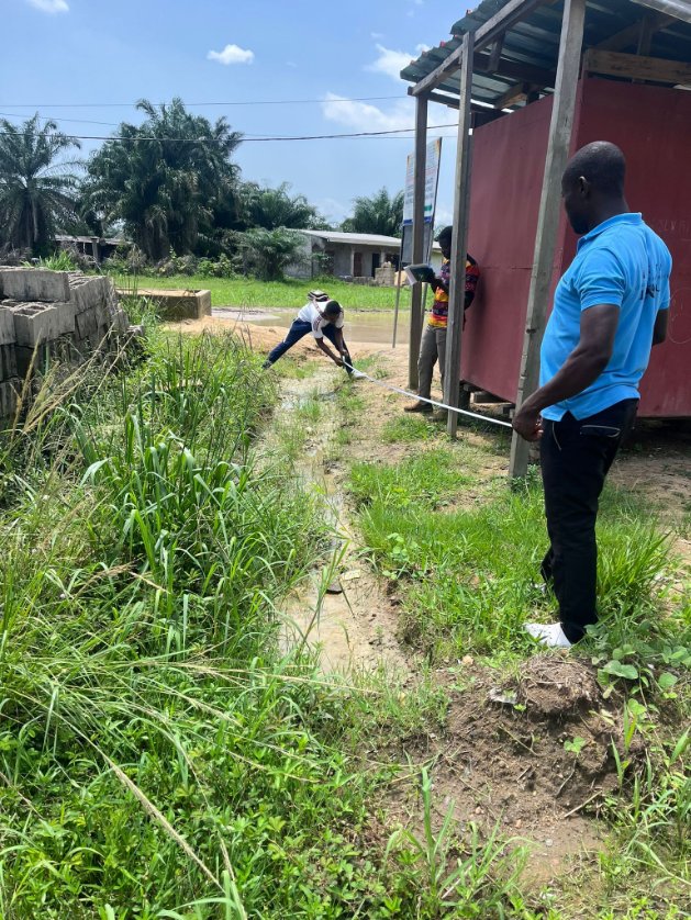 Malaria symposium immersed in the community of Mbanga pongo, an expression of our solidarity, screening, treatment, advice and entomological evaluation. Thank you Dr. Ntoumba for leading the charge. @eLife @eLifeCommunity @NEBiolabs @symposiumneed