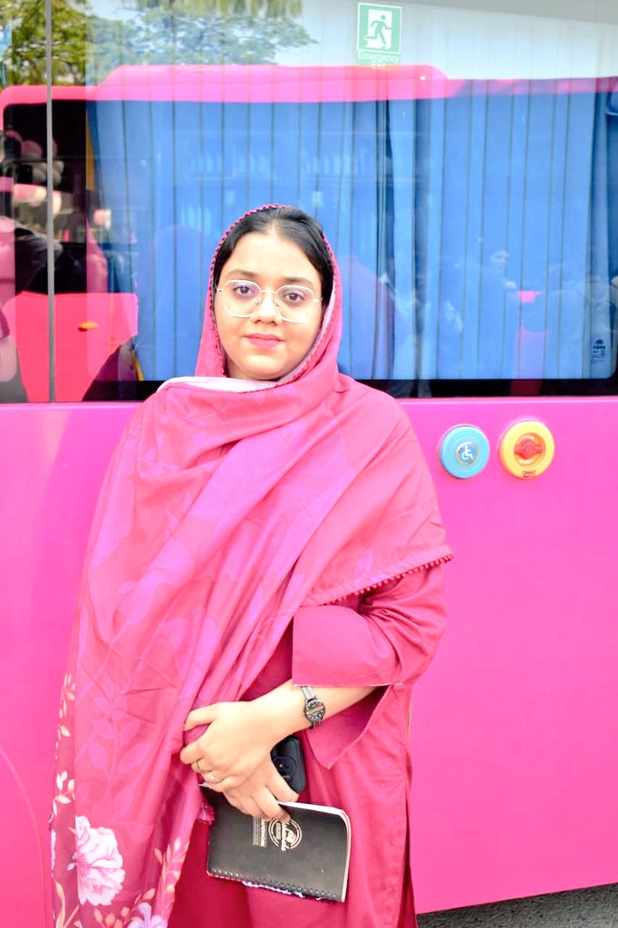 Shaheed Bibi’s vision towards women empowerment is coming to reality today. At the inauguration of the new routes of pink bus for women in #Karachi. Grateful to @BBhuttoZardari! ❤🖤💚 #PinkBusService