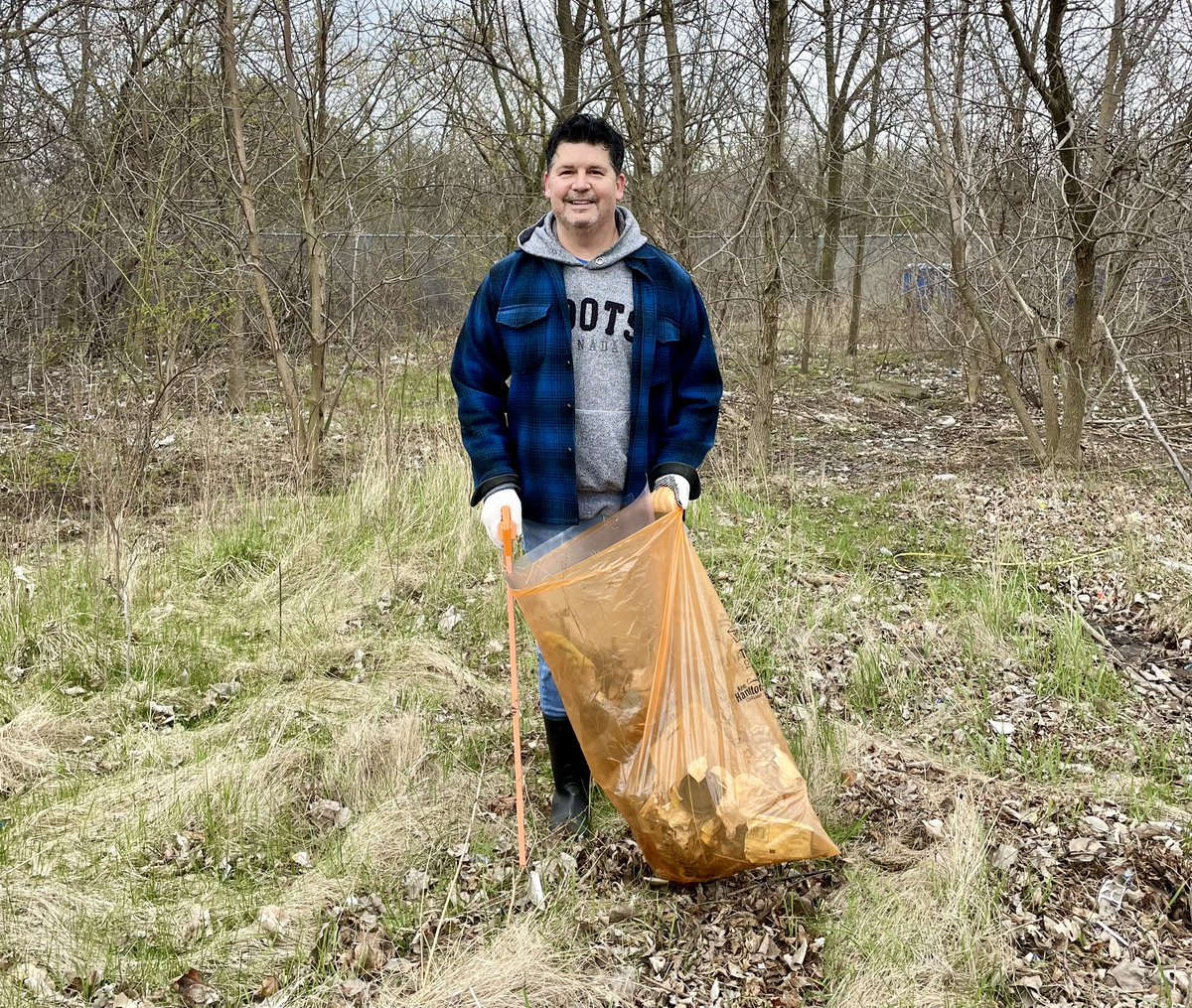 Happy #EarthDay! Thanks to everyone who joined me this weekend for the annual #HamOnt Davis Creek Community Clean Up! It was great to see so many families come out and model for their children the value of volunteering and of taking care of our planet.