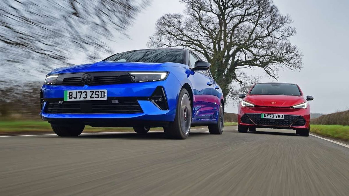 AutoExpress's tweet image. Vauxhall vs Cupra! Which brand makes the best electric family hatch? &amp;gt;&amp;gt; buff.ly/49M0fFF
