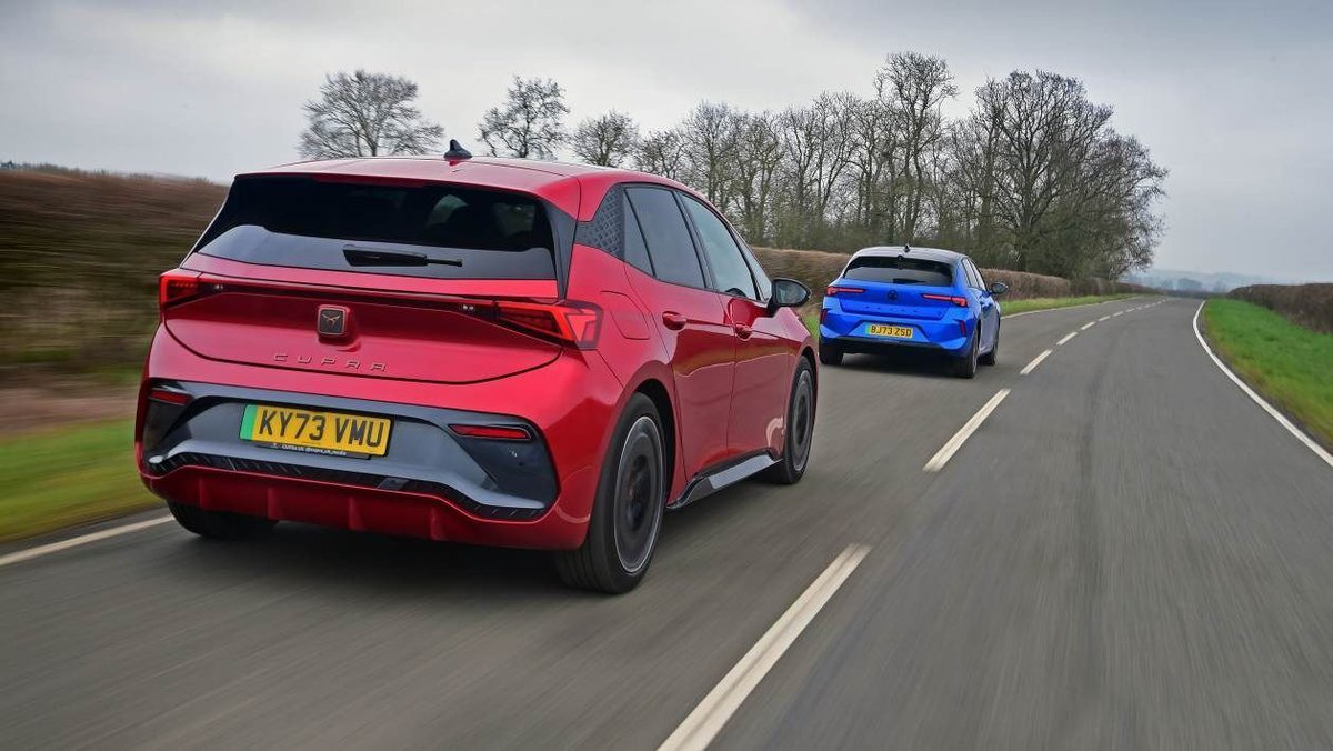 AutoExpress's tweet image. Vauxhall vs Cupra! Which brand makes the best electric family hatch? &amp;gt;&amp;gt; buff.ly/49M0fFF