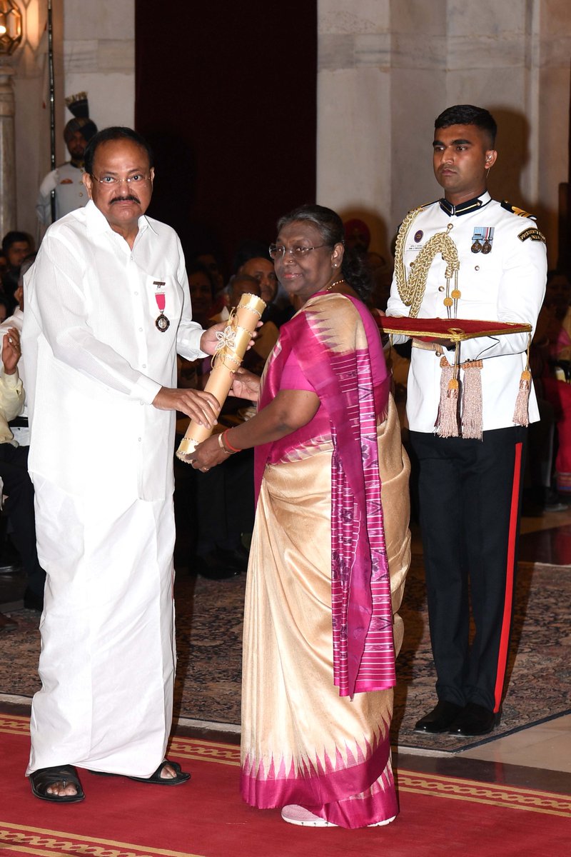 President Droupadi Murmu presents Padma Vibhushan for outstanding public service to Shri M. Venkaiah Naidu, the 13th Vice-President of India. His long and illustrious career as a leader spans over five decades. He made for himself a unique place in Indian politics with his