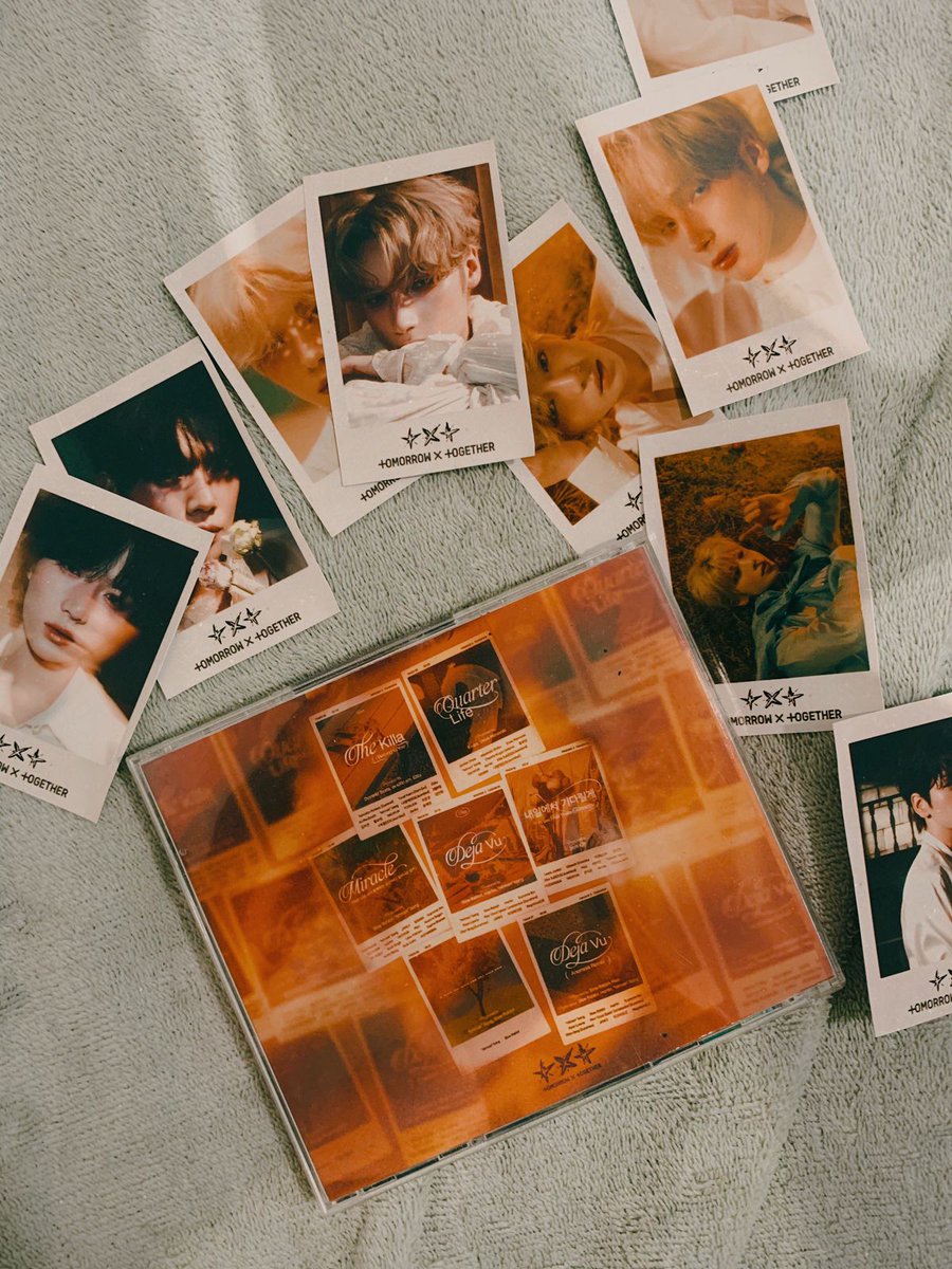 PlimioStore's tweet image. Olá! Estou precisando de dinheiro e estou montando uma lojinha com CDs e mimos personalizados. Aceito pedidos de qualquer grupo, banda ou artista. 

Qualquer pedido custa 25R$ e acompanha o CD com caixa todo personalizado + 9 polaroids em Alta Qualidade e 12 figurinhas adesivas.