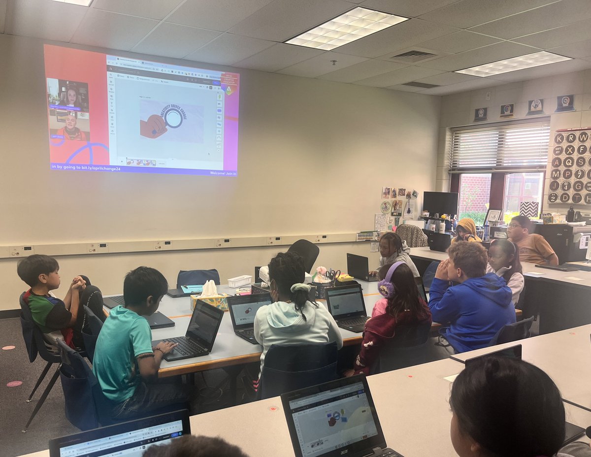 hss21's tweet photo. Adobe Lesson LIVE for #EarthDay #ACE #adobelivestream #creativity https://t.co/aasNJY4kq2