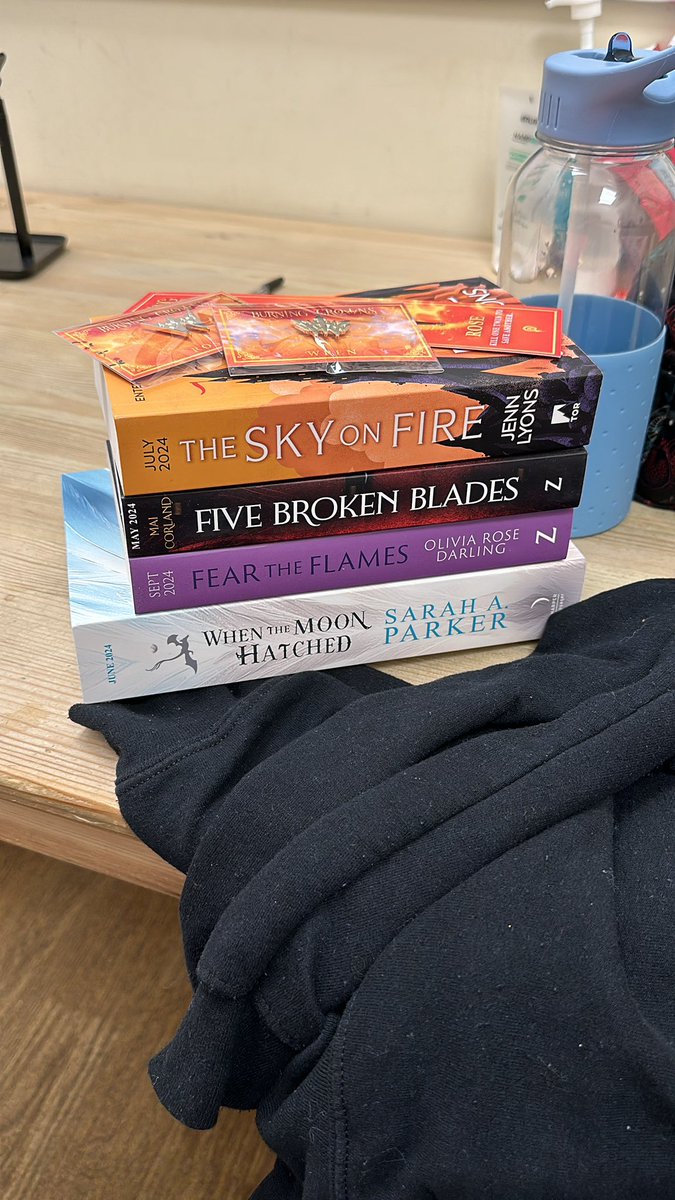 Today bookmail is incredible!!! Thank you <a href="/HarperInsider/">HarperInsider at HarperCollins</a> <a href="/PanMacNews/">Pan Mac News</a> <a href="/ZaffreBooks/">Zaffre Books</a> 🥰🥰