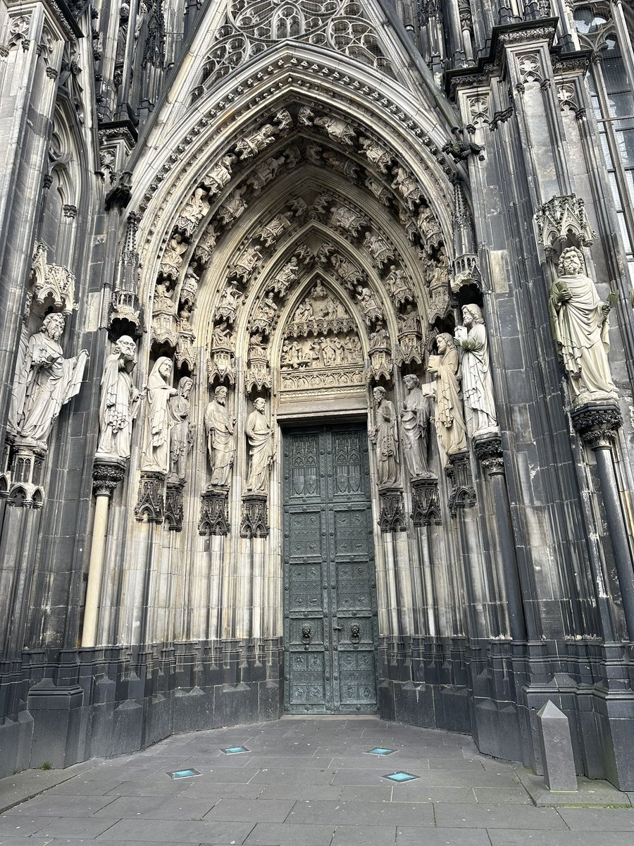 Jefff_Lawless's tweet image. Just some shot of the #KölnCathedral #Köln #colognegermany 
I was definitely blown away my entire time there, not only by the design of beauty, but the design of commitment to our God that was once shown through architecture. #JesusChrist our savior.