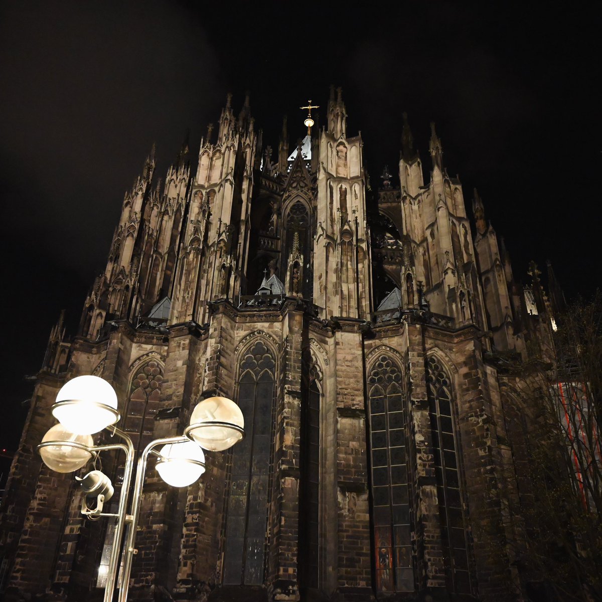 Jefff_Lawless's tweet image. Just some shot of the #KölnCathedral #Köln #colognegermany 
I was definitely blown away my entire time there, not only by the design of beauty, but the design of commitment to our God that was once shown through architecture. #JesusChrist our savior.