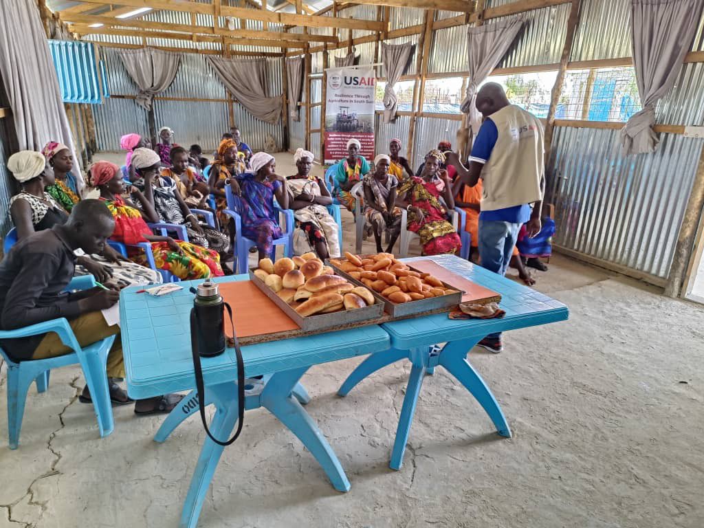 The RASS team has recently completed a skills training program on bakery business management for 20 participants from the Ngantholoc Producer Group in Pibor County! 🍞💼 📈 This is a huge milestone towards empowering the community with income-generating skills. #Empowerment