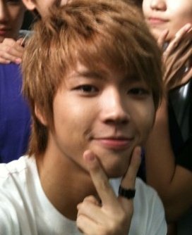 lovable__x's tweet photo. 아니이거뭐임진짜개잘생겻는데???
당장얼짱시대출연시켜 https://t.co/o1htjCH5eY